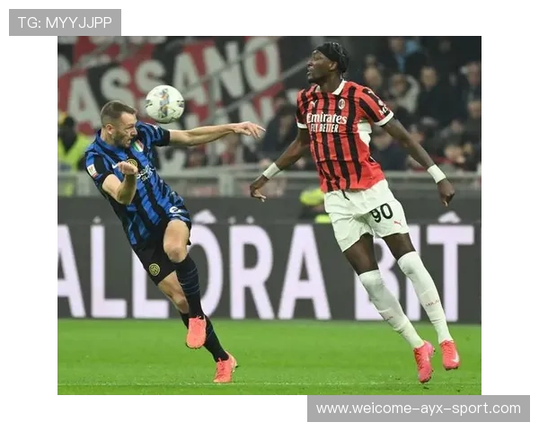 AC米兰门前混战抢点，球门线前被挡出，ac米兰门将球衣